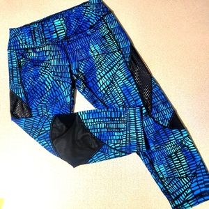 Zella blue & mesh womens size small capri leggings
